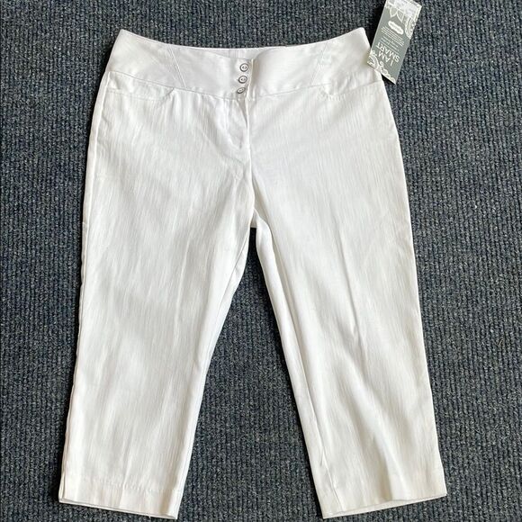Maurices Women’s Stretch White Classic Fit Capris Sz 7/8 - Picture 1 of 9